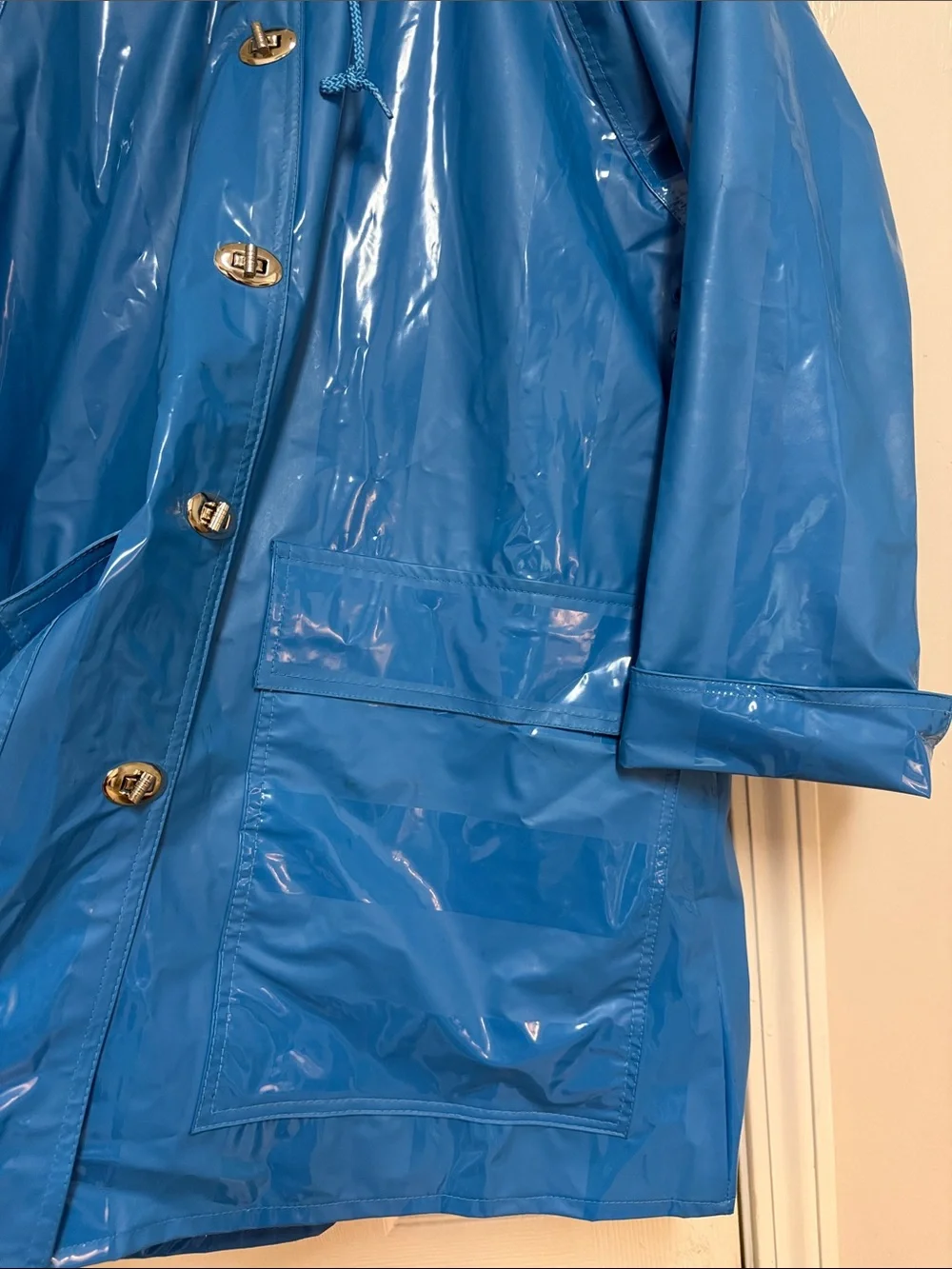Totes Bright Blue Glossy Raincoat with Hood - Picture 9 of 16